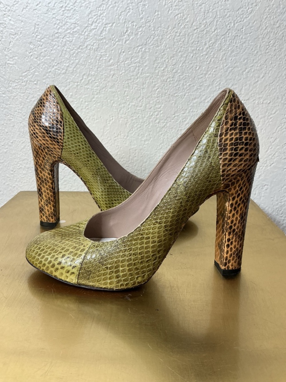 Chloe Olive Snakeskin Leather Pumps Women's